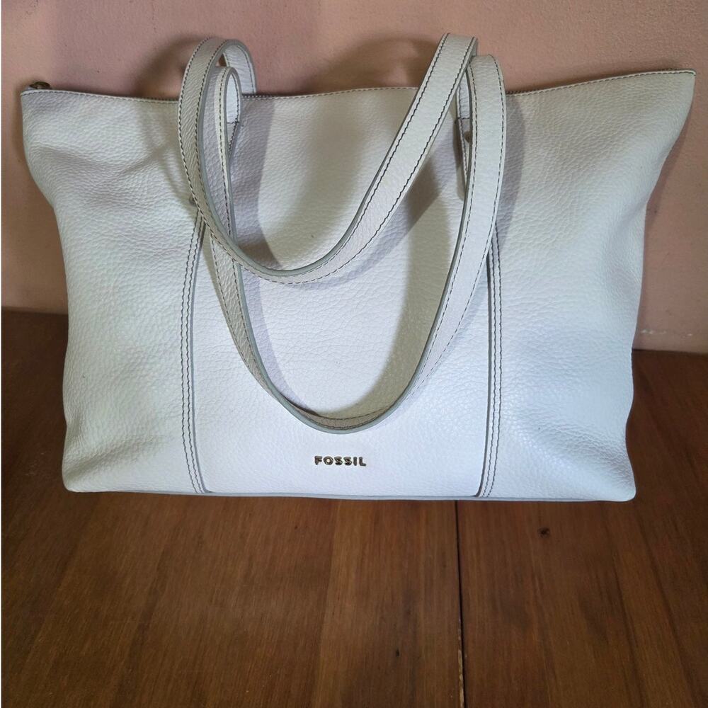Fossil Jenna Tote Shoulder Bag White Pebble Leather  Large In Size Super Nice!